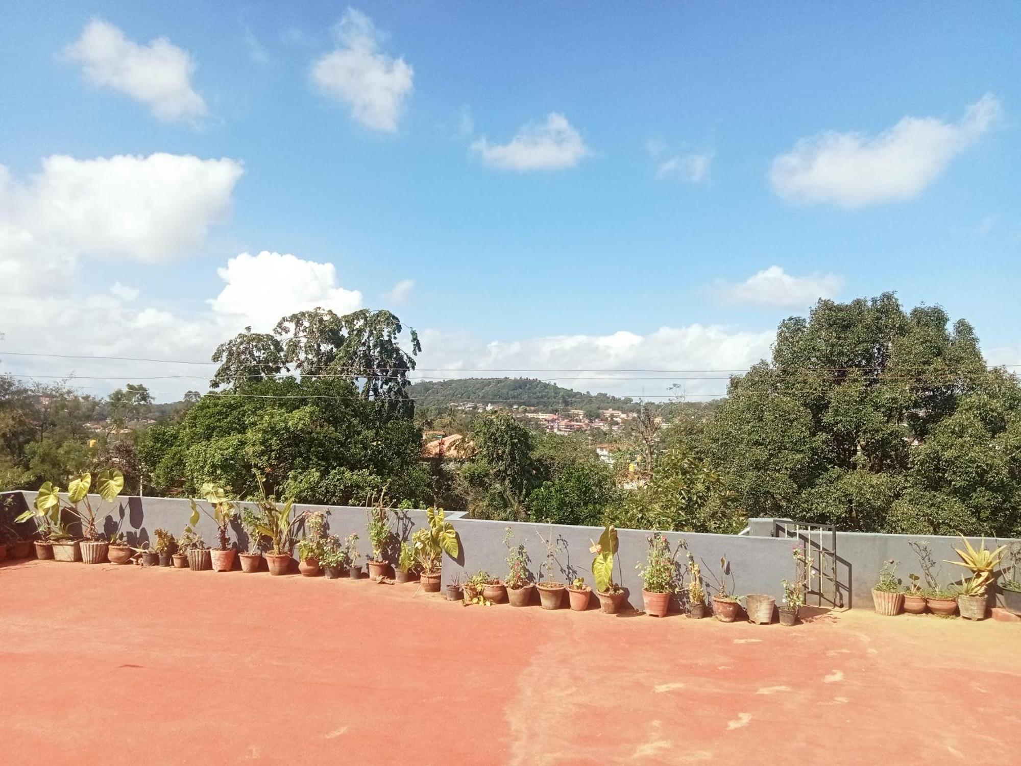 מדיקרי Eshwarkrupa Homestay מראה חיצוני תמונה