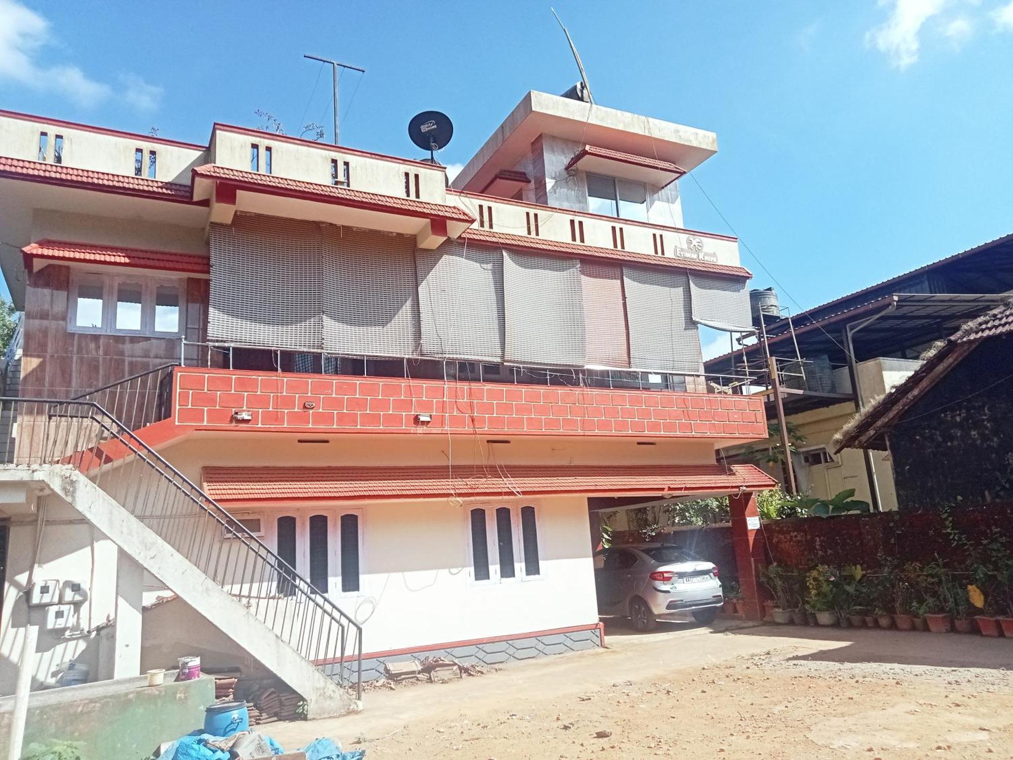 מדיקרי Eshwarkrupa Homestay מראה חיצוני תמונה