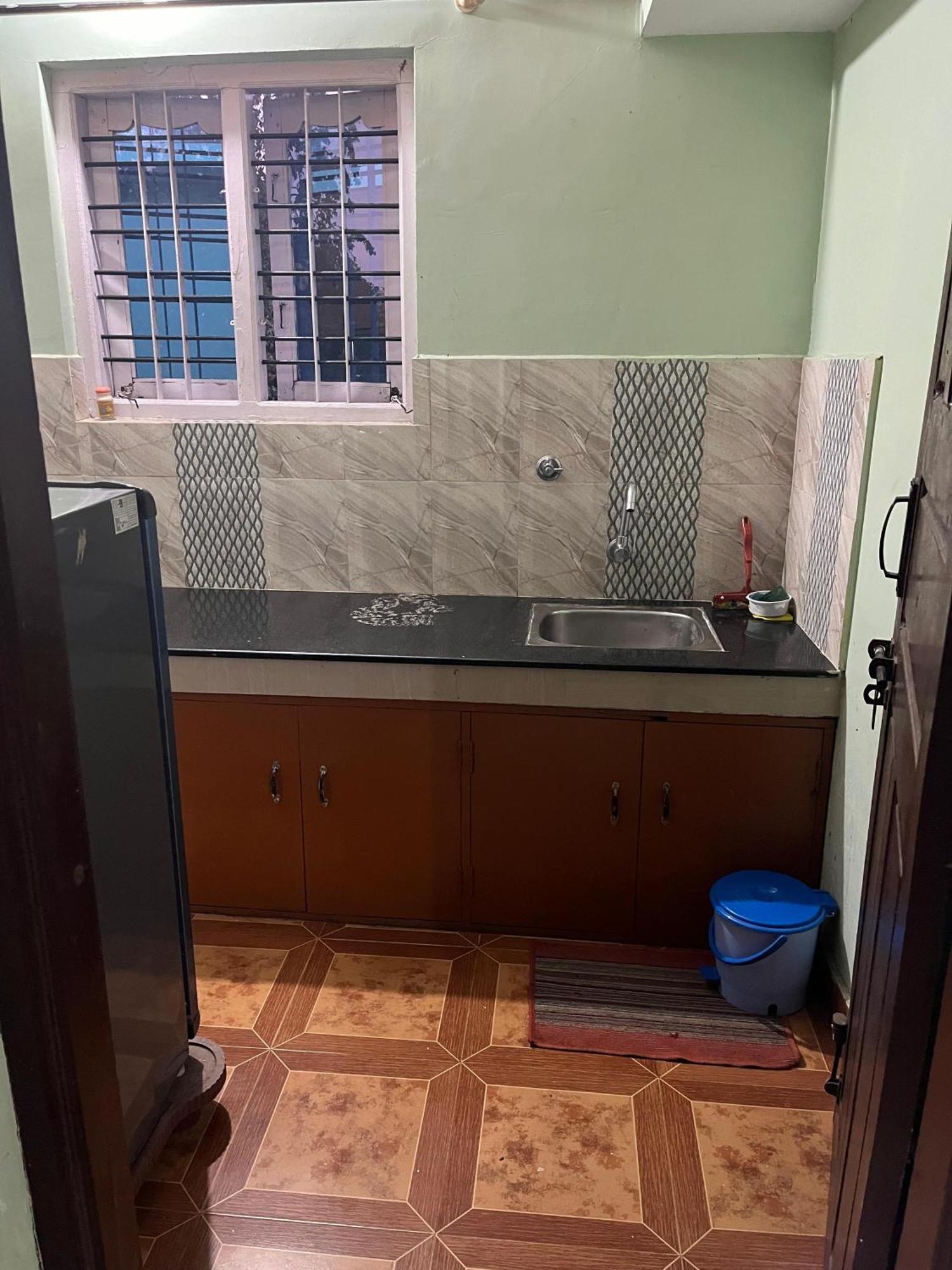 מדיקרי Eshwarkrupa Homestay מראה חיצוני תמונה